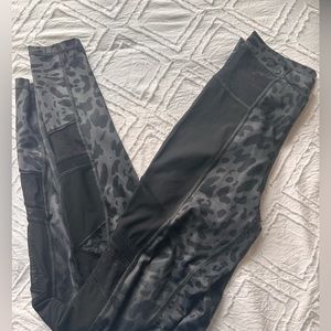 Lululemon black leopard leggings